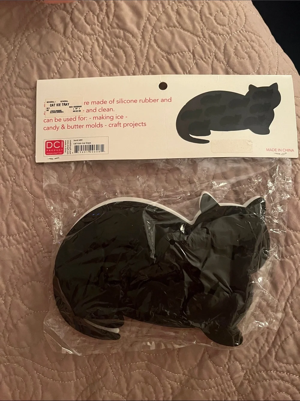 DC White and Black Cat-Shaped Silicone Ice Tray Duo